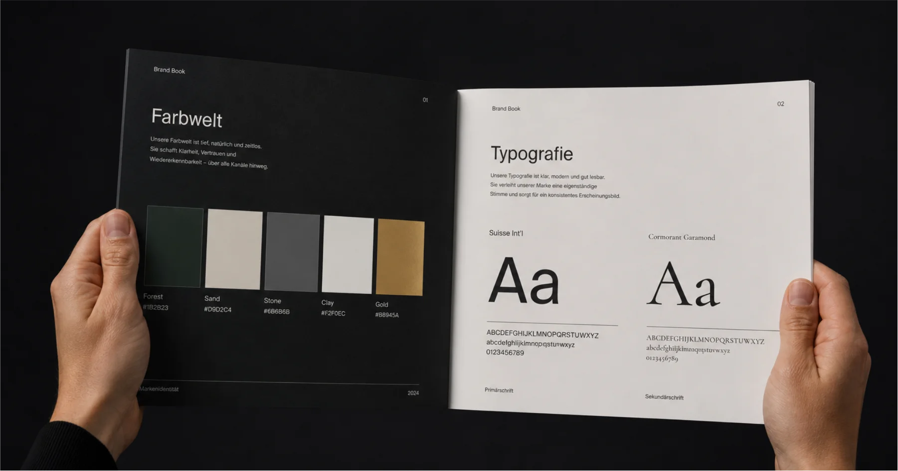 Moodboard mit Markenfarben, Typografie und Logo-Varianten – symbolisch für Corporate Design.